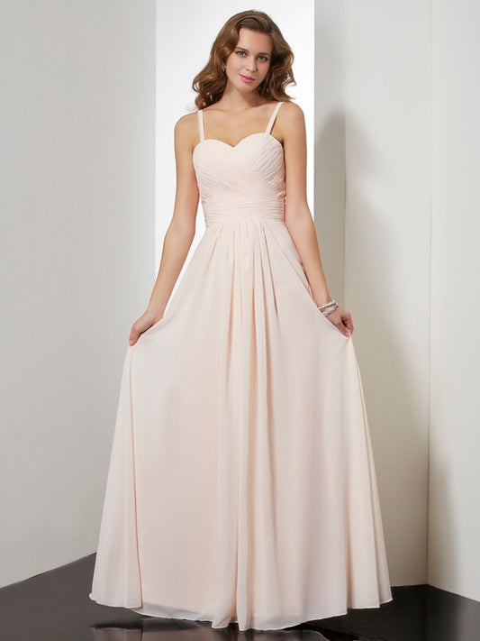 Vestido de fiesta de noche largo de gasa con volantes y tirantes finos sin mangas y corte tubo/columna