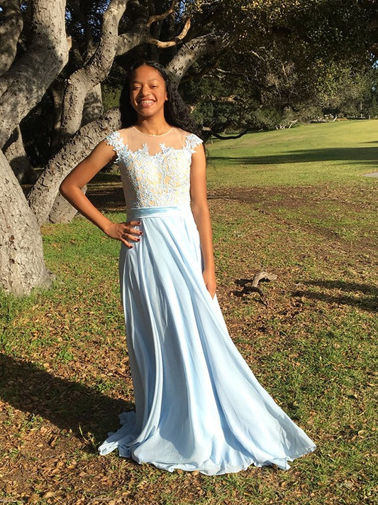 Vestido de noche de graduación de corte A/princesa de gasa con escote transparente, sin mangas, con cola larga y apliques