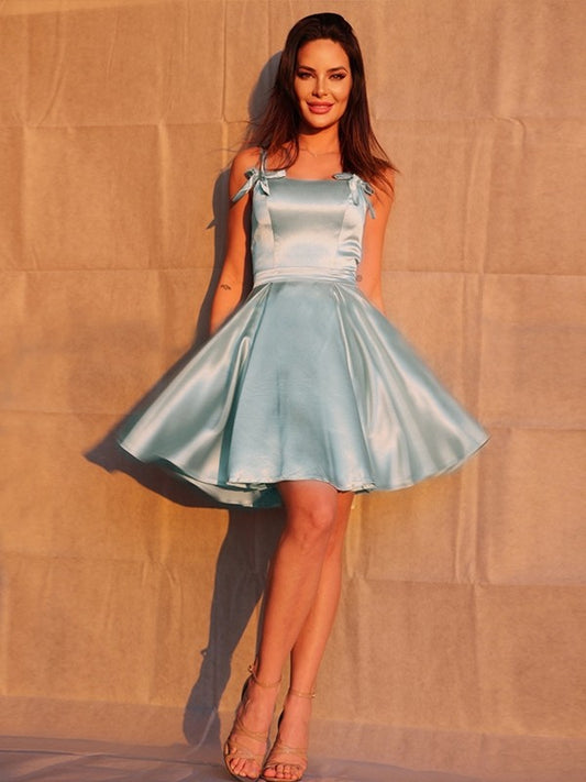 Vestido de cóctel de satén tipo seda, corte A/princesa, con volantes, tirantes finos, sin mangas, corto/mini