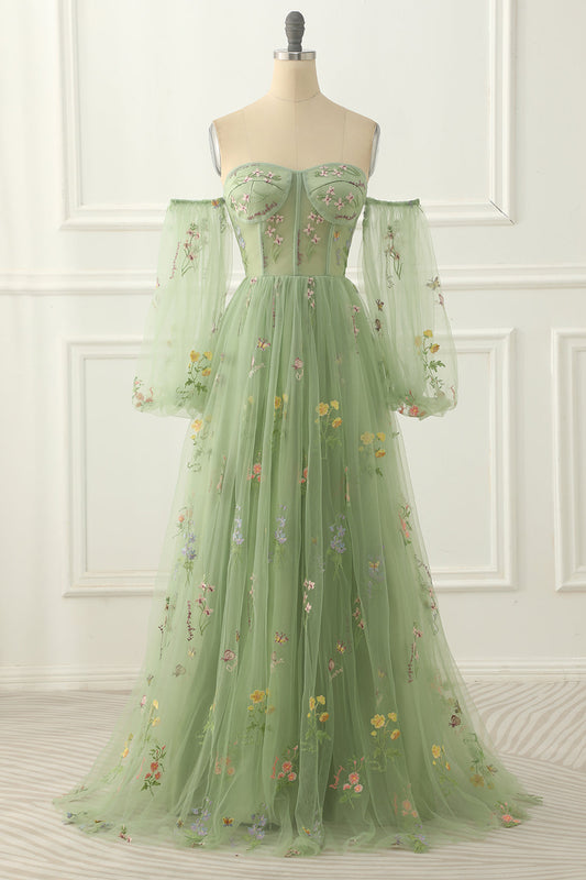 Vestido de fiesta de tul verde con hombros descubiertos y corte A con bordado floral. Vestidos de noche formales.