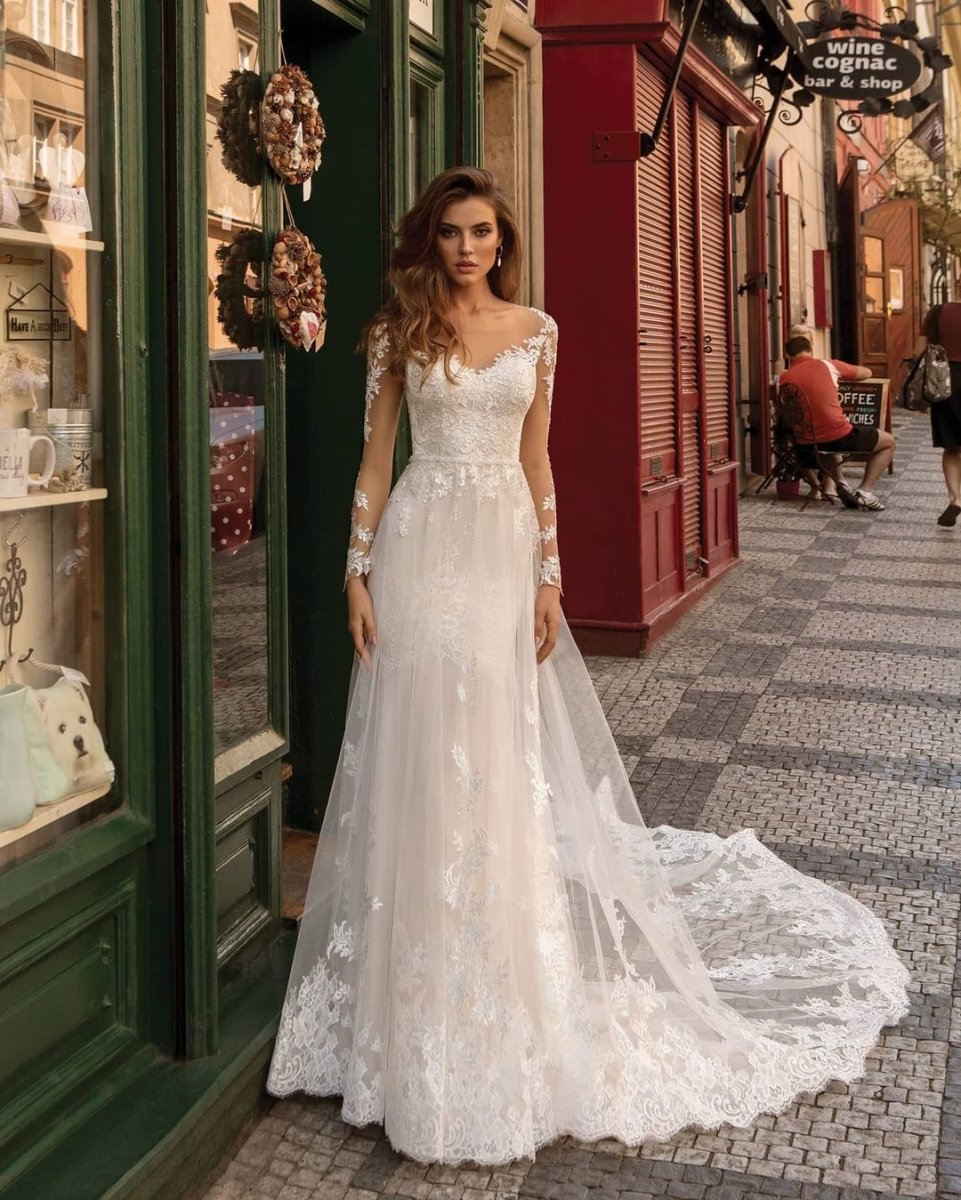 Modern Long Sleeves Lace Ivory Wedding Dresses