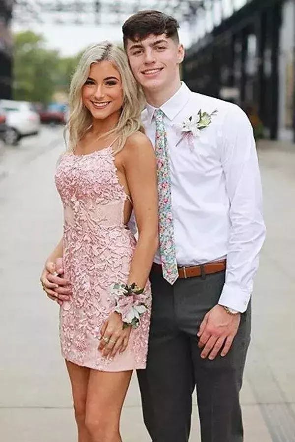 Sheath Spaghetti Straps Lace Short Homecoming & Cocktail Dresses