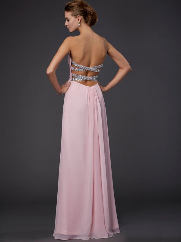 Vestido de noche de graduación con corte tubo/columna, escote corazón, sin mangas, volantes y gasa larga