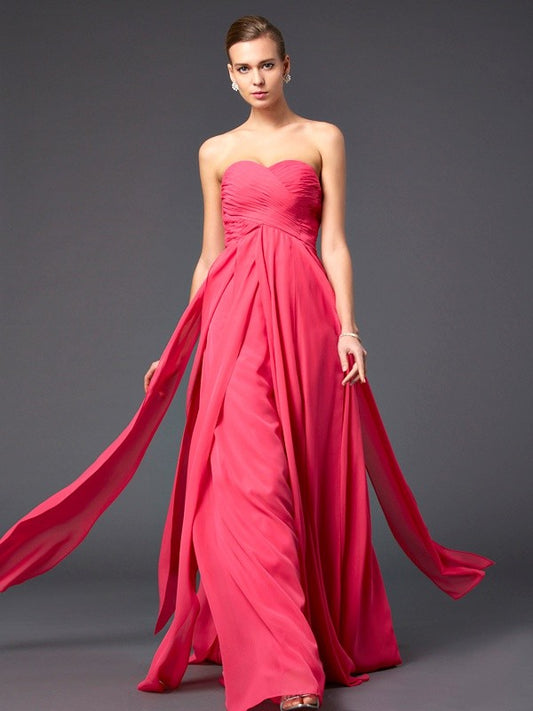 Vestido de noche de graduación con corte tubo/columna, escote corazón, sin mangas, volantes y gasa larga