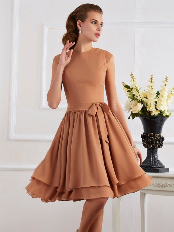 Vestido de dama de honor corto de gasa, corte tubo, cuello alto, sin mangas, con faja, cinta o cinturón, para invitada de boda
