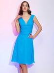 Vestido de dama de honor de gasa con corte A/princesa, escote en V, mangas cortas y pliegues, ideal para invitadas de boda.