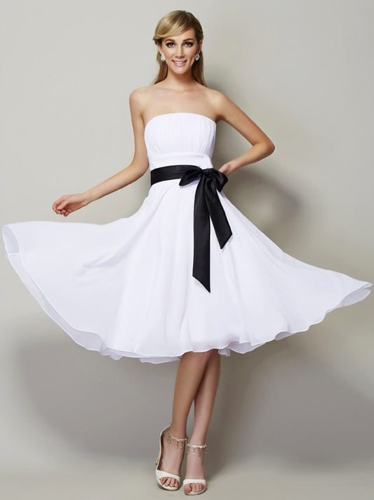 A-Line/Princess Strapless Sleeveless Sash/Ribbon/Belt Short Chiffon Junior Bridesmaid Dresses Homecoming Prom Dress