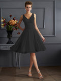 Vestido de dama de honor de gasa, corte A/princesa, escote en V, sin mangas, plisado, corto, para invitada de boda