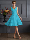 Vestido de dama de honor de gasa, corte A/princesa, escote en V, sin mangas, plisado, corto, para invitada de boda