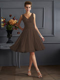 Vestido de dama de honor de gasa, corte A/princesa, escote en V, sin mangas, plisado, corto, para invitada de boda
