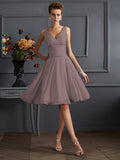 Vestido de dama de honor de gasa, corte A/princesa, escote en V, sin mangas, plisado, corto, para invitada de boda