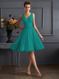 Vestido de dama de honor de gasa, corte A/princesa, escote en V, sin mangas, plisado, corto, para invitada de boda