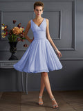 Vestido de dama de honor de gasa, corte A/princesa, escote en V, sin mangas, plisado, corto, para invitada de boda