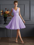 Vestido de dama de honor de gasa, corte A/princesa, escote en V, sin mangas, plisado, corto, para invitada de boda