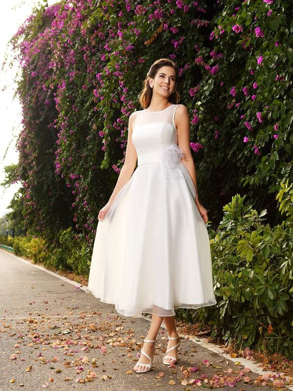 Vestidos de novia largos de satén sin mangas con corte A/Princesa, escote barco, faja/cinta/cinturón