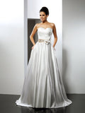 Vestidos de novia largos de satén sin mangas con corte A/princesa, escote corazón y flores hechas a mano