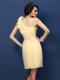 Vestido de dama de honor corto de gasa, sin mangas, con un solo hombro, flores hechas a mano y corte columna, vestido de cóctel