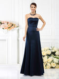 Etui-Linie Trägerlos Ärmellos Lang Satin Brautjungfernkleider Abendkleid