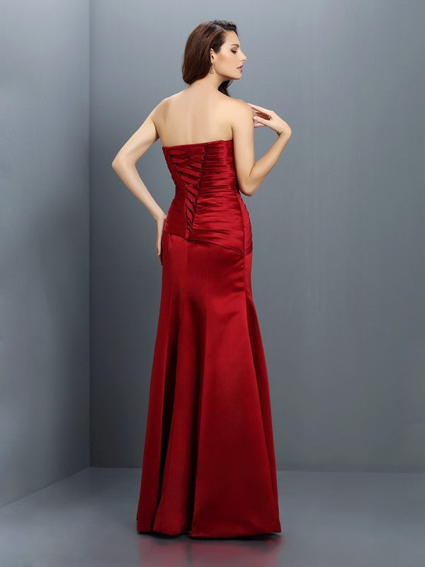 Sheath/Column Strapless Pleats Sleeveless Long Satin Bridesmaid Dresses Formal Evening Dress