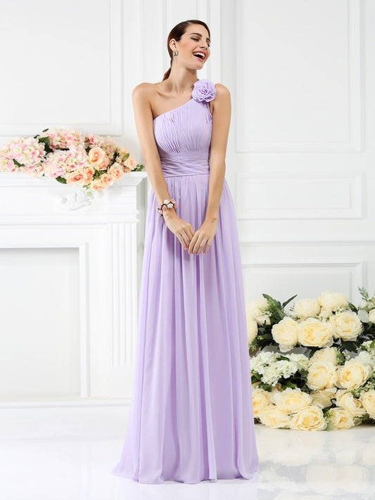 Vestido de dama de honor largo de gasa sin mangas con un hombro plisado y flores hechas a mano, corte A/princesa, para invitada de boda