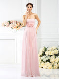 Vestido de dama de honor largo de gasa, corte princesa, sin tirantes, con flores hechas a mano, sin mangas