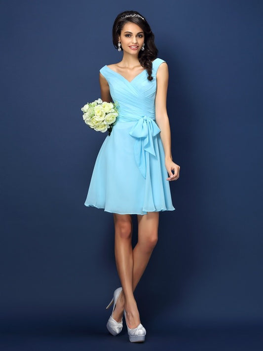 A-Linie/Princess-Linie V-Ausschnitt Falten Schleife Ärmellos Kurz Chiffon Brautjungfernkleider Homecoming-Kleid