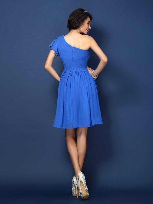 A-Linie/Princess-Linie One-Shoulder-Träger Falten Ärmellos Kurz Chiffon Brautjungfernkleider Homecoming Ballkleid