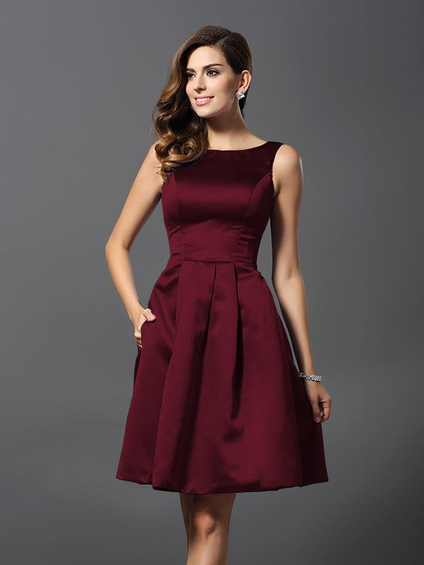 Vestidos de dama de honor cortos de satén con corte A/princesa y escote redondo sin mangas