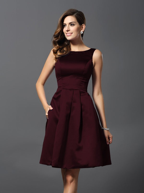 Vestidos de dama de honor cortos de satén con corte A/princesa y escote redondo sin mangas