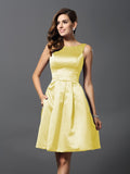 Vestidos de dama de honor cortos de satén con corte A/princesa y escote redondo sin mangas
