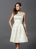 Vestidos de dama de honor cortos de satén con corte A/princesa y escote redondo sin mangas