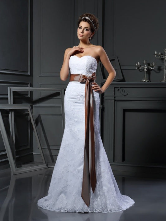 Sheath/Column Sweetheart Applique Sleeveless Long Net Wedding Dresses Bridal Gowns