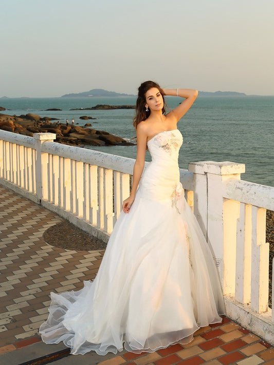 Ballkleid Trägerlos Handgemachte Blume Ärmellos Lang Satin Strand Brautkleider Brautkleider
