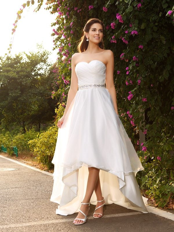 A-Linie/Princess-Linie Herzausschnitt Perlenstickerei Ärmellos High Low Organza Brautkleider