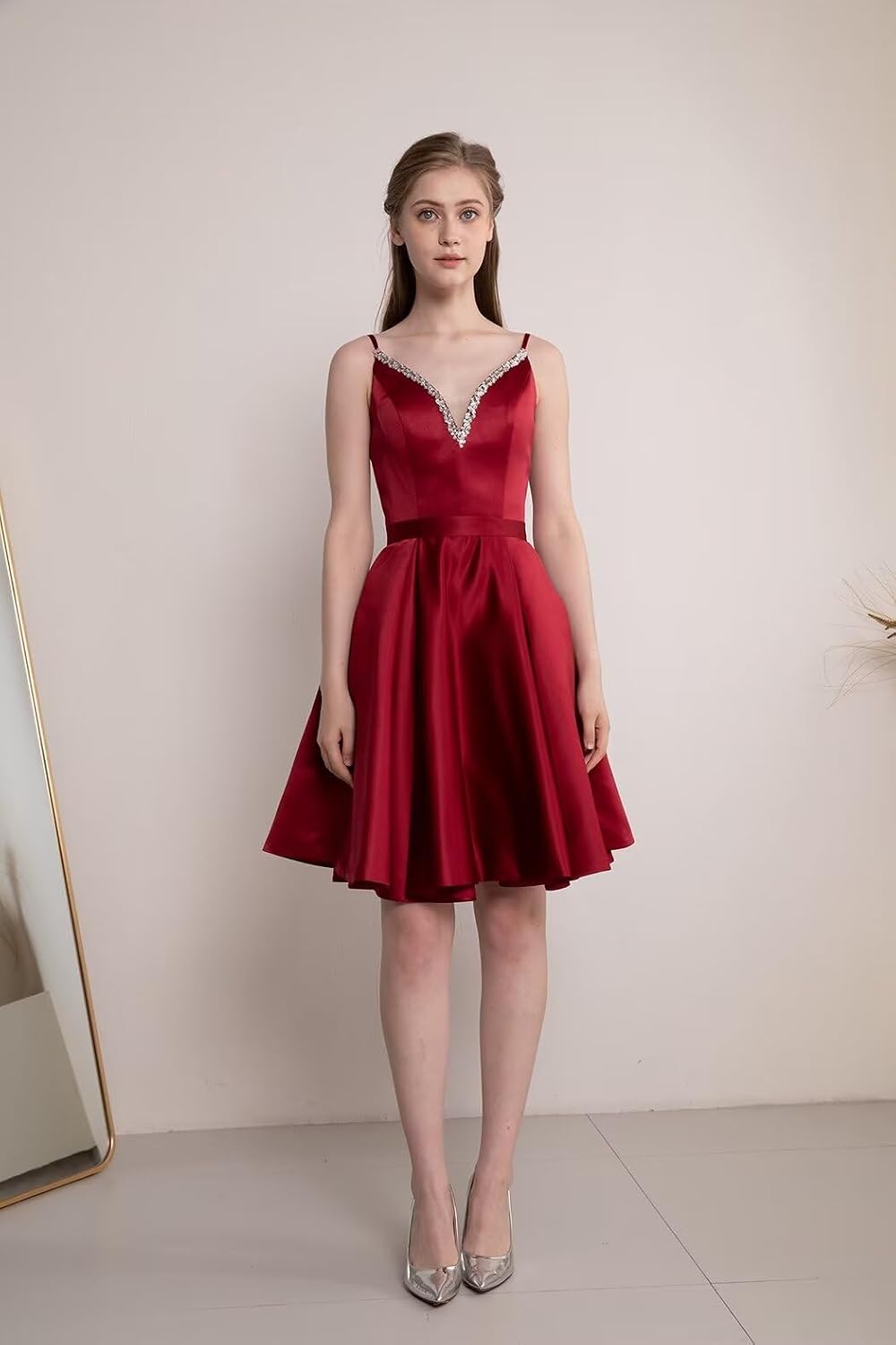 Spaghetti Straps Satin Homecoming Dresses for Teens V-Neck Short Prom Dress A-Line Beaded Cocktail Party Gowns