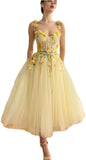 Ball Gown Romantic Party Dresses Sweetheart Sleeveless Tea Length Tulle with Embroidered Lace Fashion Evening Gown