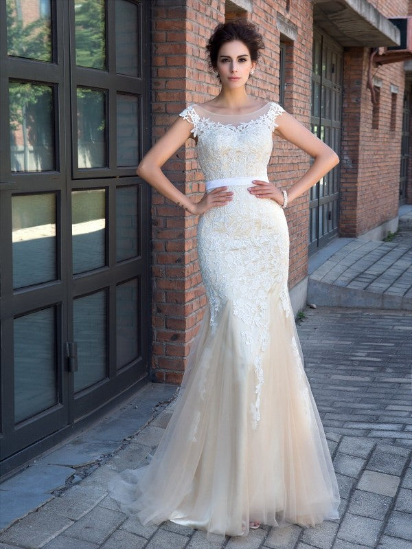 Trompete/Meerjungfrau Sheer Neck Applique Kurze Ärmel Lange Netzkleider Brautkleid Brautkleider