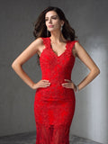 Vestido de noche de fiesta largo de satén sin mangas con apliques y escote en V de corte trompeta/sirena