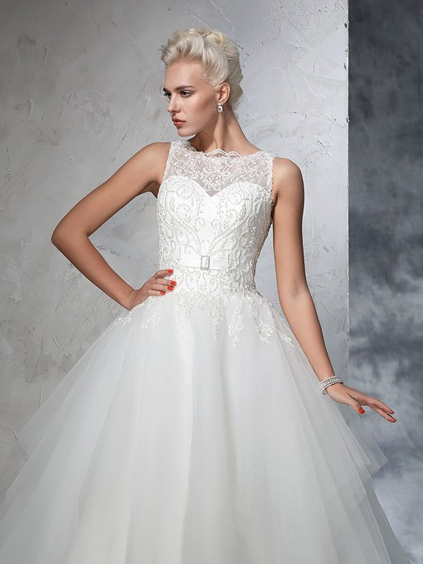 Ball Gown Bateau Applique Sleeveless Long Net Wedding Dresses Bridal Gowns