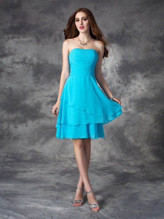 A-Linie/Princess-Linie Trägerlos Rüschen Ärmellos Kurz Chiffon Brautjungfernkleider Homecoming Cocktailkleid