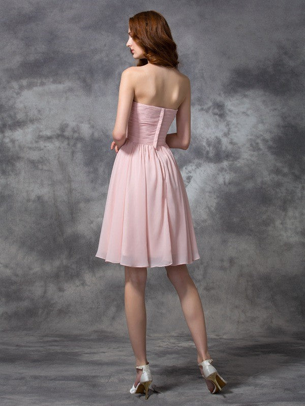 Vestido de dama de honor de gasa corto fruncido sin mangas con escote corazón/princesa, vestido de invitada de boda