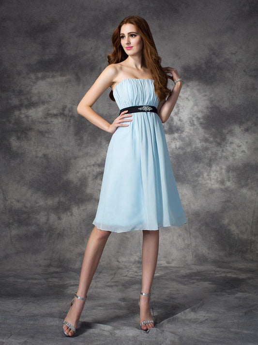 A-line/Princess Strapless Rhinestone Sleeveless Short Chiffon Junior Bridesmaid Dresses Homecoming Prom Dress
