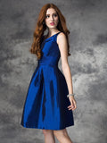 A-Linie/Princess-Linie V-Ausschnitt Geraffte Ärmellose Kurze Satin Brautjungfernkleider Homecoming-Kleid