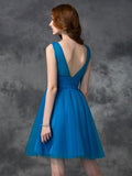 A-Linie/Princess-Linie V-Ausschnitt Ärmellos Kurz Satin Brautjungfernkleider für junge Frauen Homecoming-Kleid