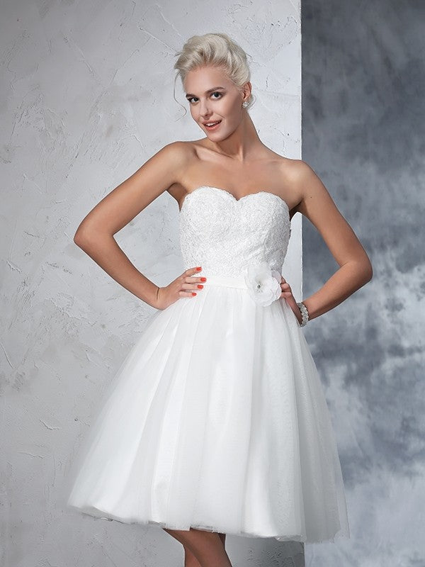 A-Line/Princess Sweetheart Hand-made Flower Sleeveless Short Net Wedding Dresses Bridal Gowns