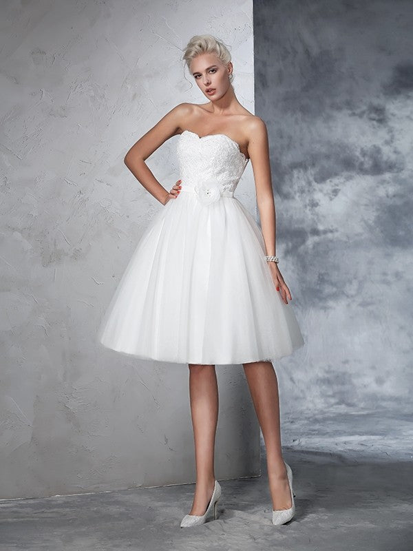A-Line/Princess Sweetheart Hand-made Flower Sleeveless Short Net Wedding Dresses Bridal Gowns