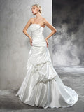Sheath/Column Strapless Pleats Sleeveless Long Satin Wedding Dresses Bridal Gowns