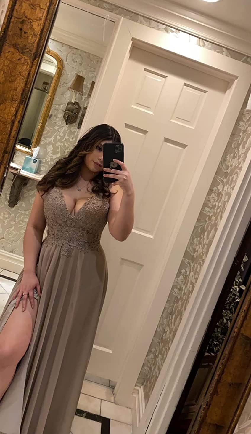 Women's Lace Appliqued Chiffon Prom Dresses Long with Slit Spaghetti Straps V Neck Formal Party Gowns
