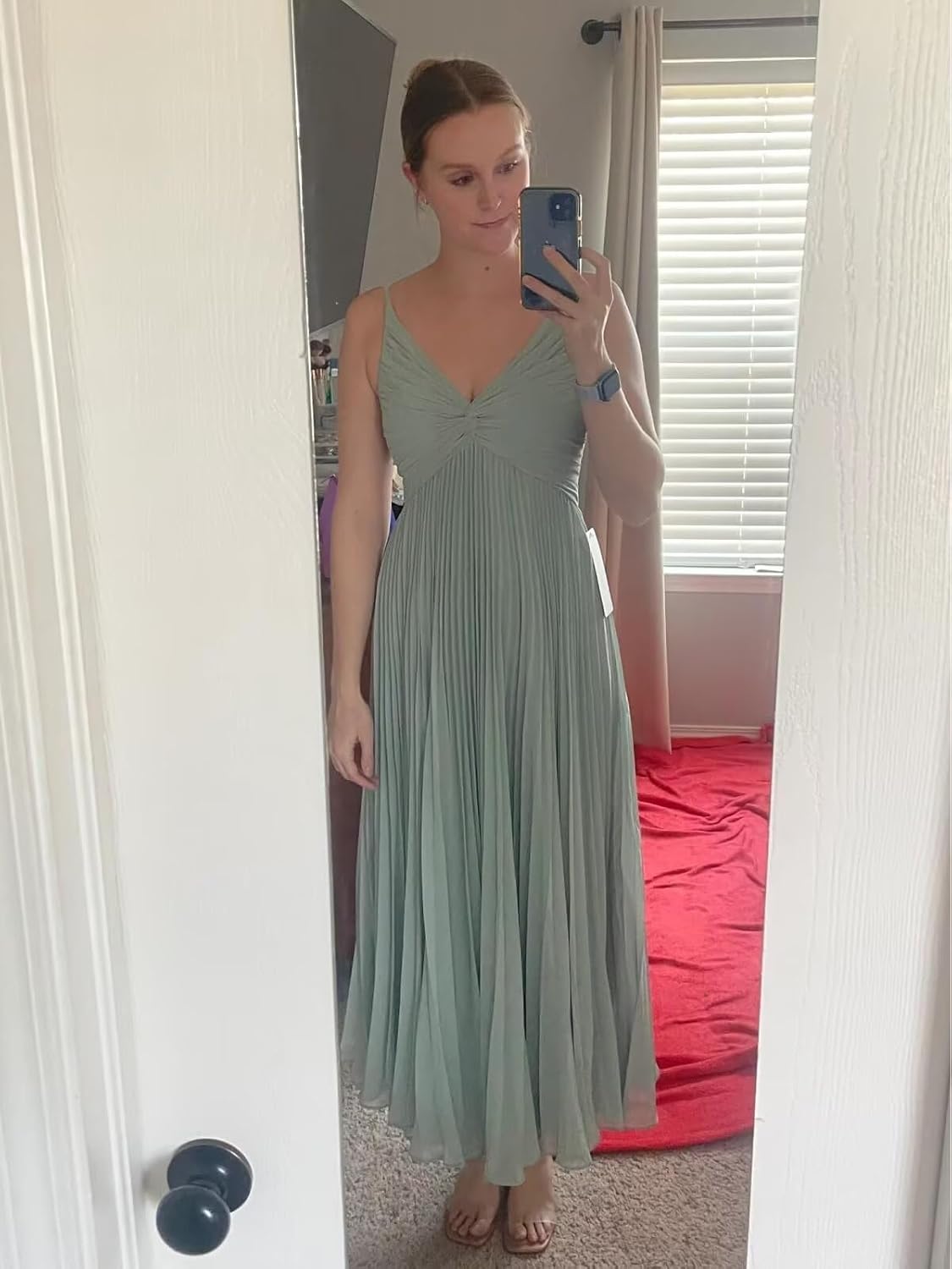 V-Neck Pleated Bridesmaid Dresses for Women Chiffon Spaghetti Straps Pleates Long Formal Wedding Guest Dress