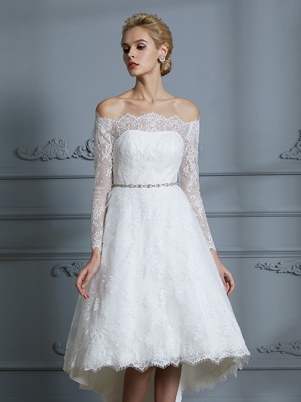 A-Linie/Princess-Linie Lange Ärmel Schulterfrei Asymmetrisch Spitze Brautkleider Brautkleider